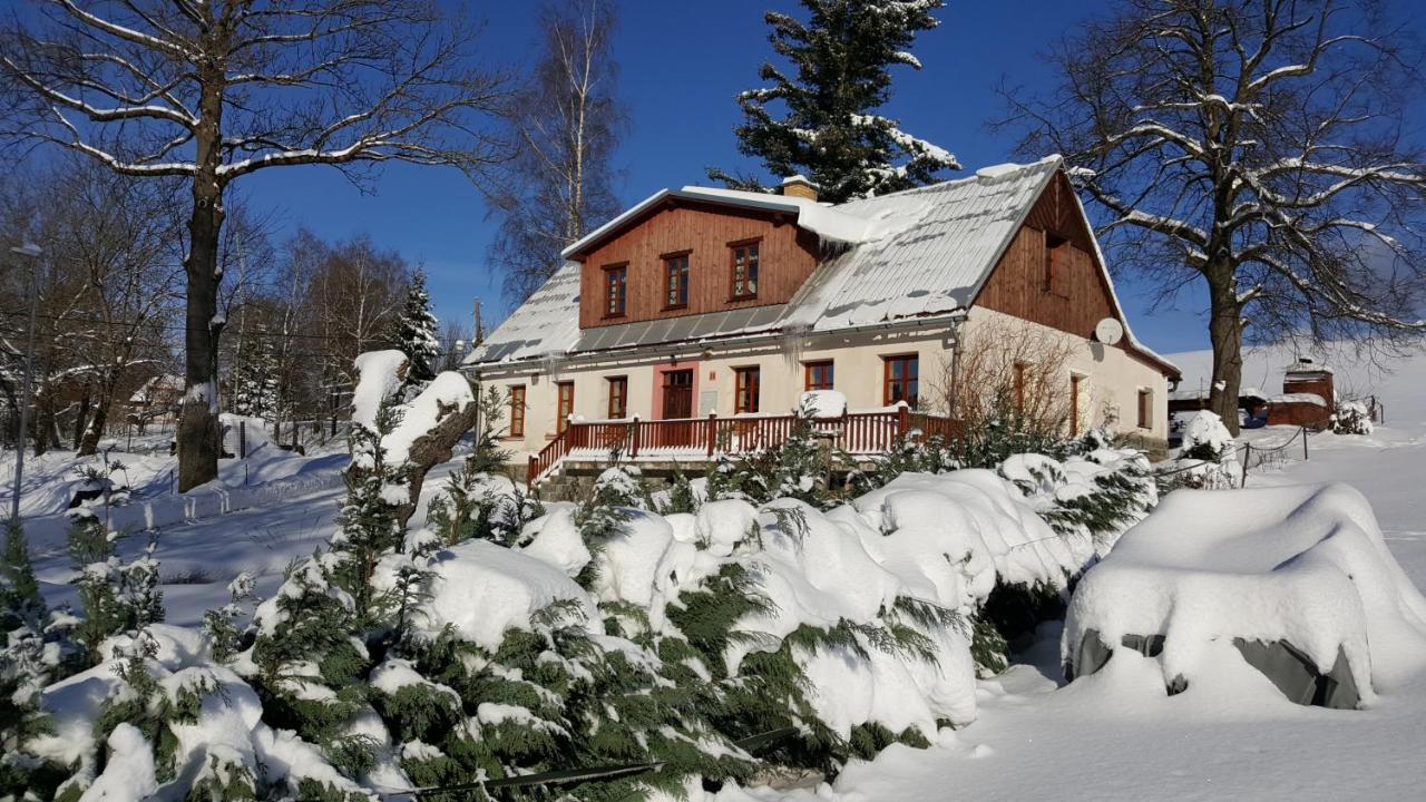 Knezice 25, Chalupa V Krkonosich Врхлабі Екстер'єр фото