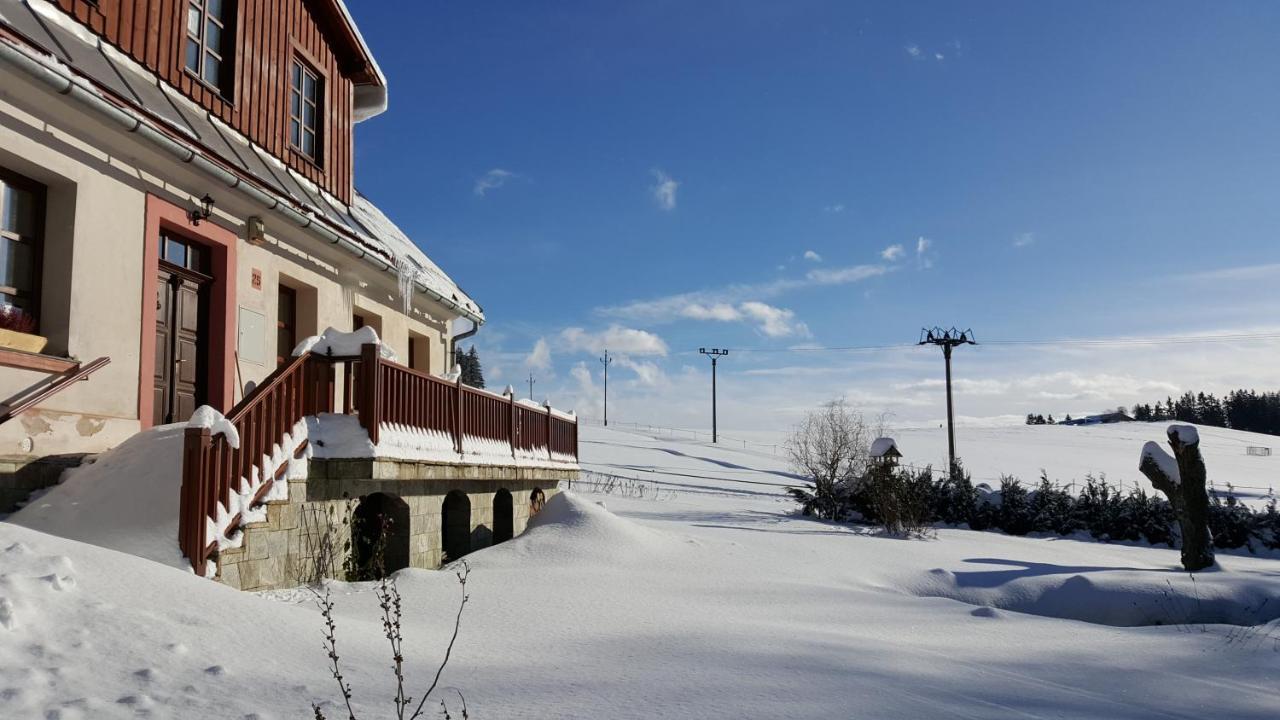 Knezice 25, Chalupa V Krkonosich Врхлабі Екстер'єр фото